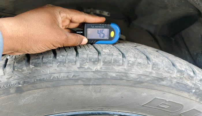 2023 Toyota HILUX HIGH 4X4 AT, Diesel, Automatic, 58,135 km, tyre