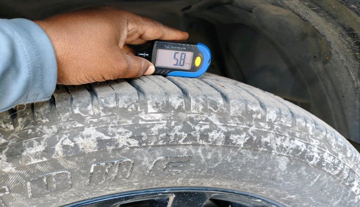 2023 Toyota HILUX HIGH 4X4 AT, Diesel, Automatic, 58,135 km, tyre