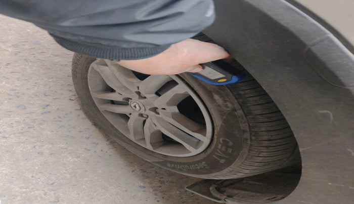 2023 Renault TRIBER RXZ, Petrol, Manual, 19,036 km, tyre