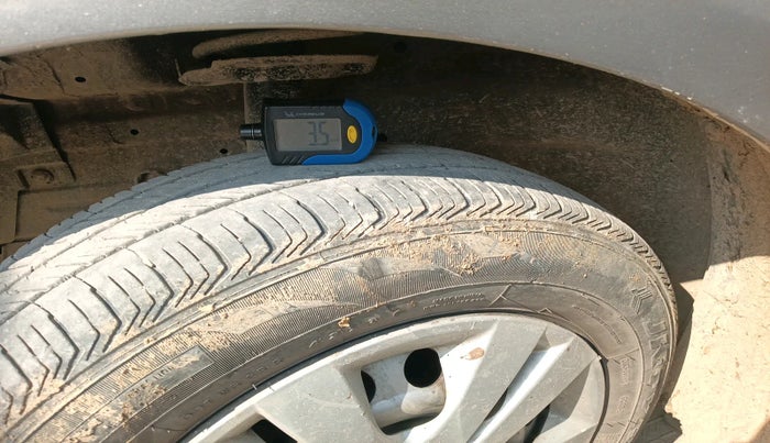 2014 Maruti Swift VXI, Petrol, Manual, 97,308 km, tyre