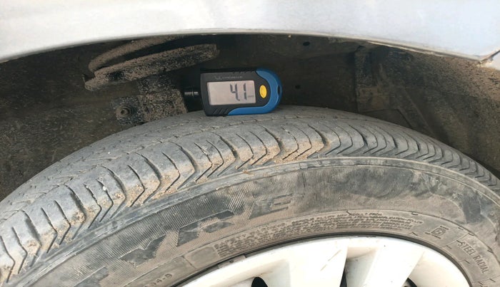 2014 Maruti Swift VXI, Petrol, Manual, 97,308 km, tyre