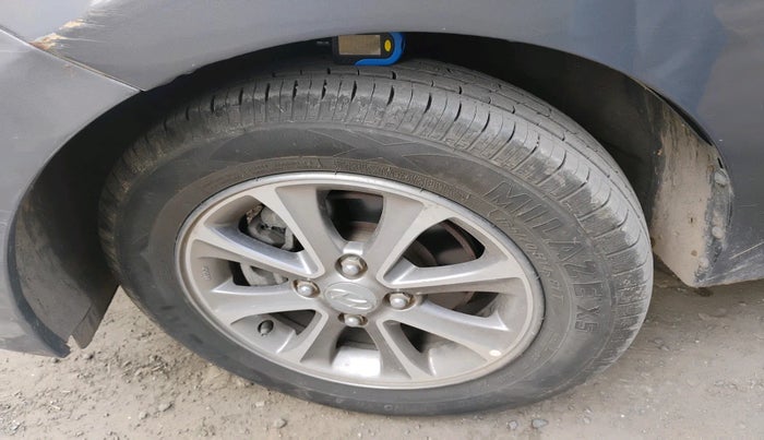 2016 Hyundai Grand i10 ASTA (O) 1.2 KAPPA VTVT, Petrol, Manual, 31,544 km, tyre