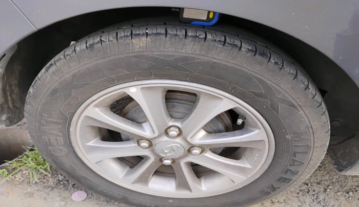 2016 Hyundai Grand i10 ASTA (O) 1.2 KAPPA VTVT, Petrol, Manual, 31,544 km, tyre