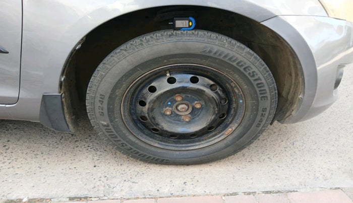 2013 Maruti Swift VXI, Petrol, Manual, 84,825 km, tyre