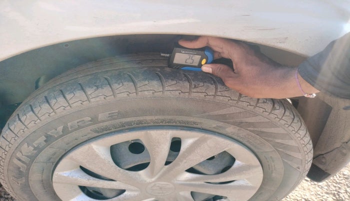 2021 Maruti Swift VXI, Petrol, Manual, 42,467 km, tyre