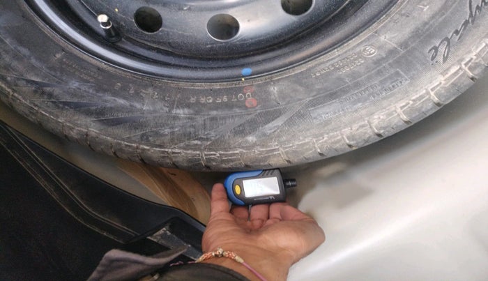 2021 Maruti Swift VXI, Petrol, Manual, 42,467 km, tyre