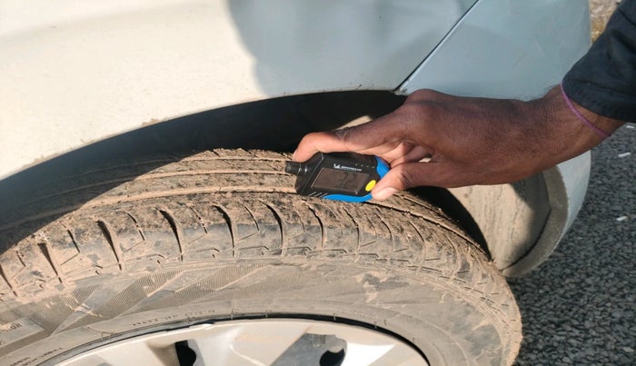 2021 Maruti Swift VXI, Petrol, Manual, 42,467 km, tyre