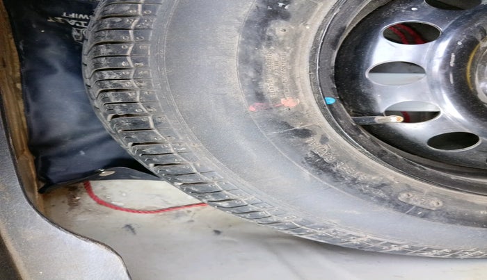 2016 Maruti Swift Dzire ZXI, Petrol, Manual, 44,600 km, tyre