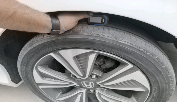 2020 Honda Civic 1.8L I-VTEC ZX CVT, Petrol, Automatic, 17,425 km, tyre