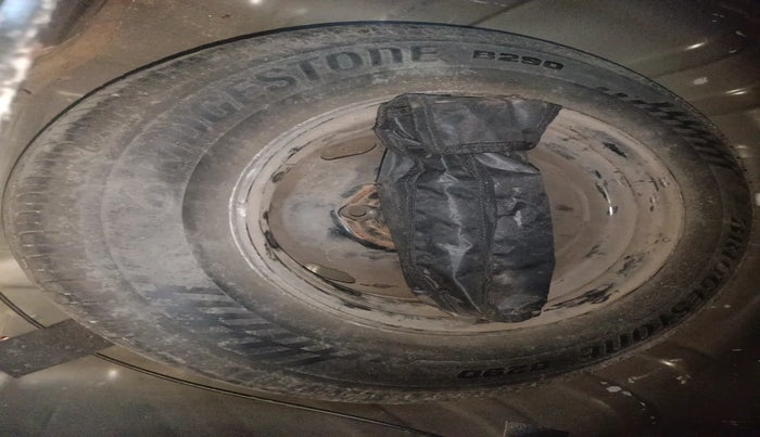 2016 Renault Kwid RXT 0.8, Petrol, Manual, 63,863 km, tyre