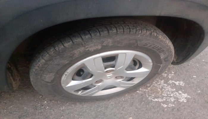 2016 Renault Kwid RXT 0.8, Petrol, Manual, 63,863 km, tyre