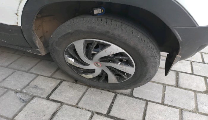 2024 Tata PUNCH ADVENTURE RHYTHM CNG MT, Petrol, Manual, 11,583 km, tyre