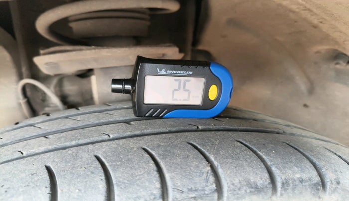 2018 Tata Tiago XZA PETROL, Petrol, Automatic, 93,176 km, tyre