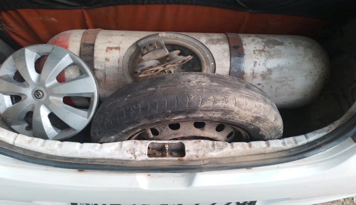 2015 Hyundai Eon D-LITE+, Petrol, Manual, 89,551 km, tyre