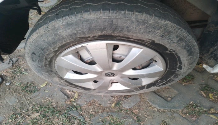 2015 Hyundai Eon D-LITE+, Petrol, Manual, 89,551 km, tyre