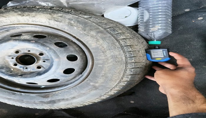 2015 Tata Indigo ECS LX TDI, Diesel, Manual, 1,55,392 km, tyre