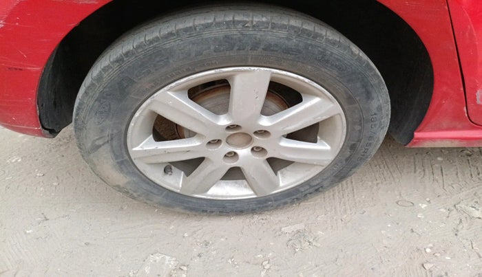 2011 Volkswagen Polo HIGHLINE1.2L, Petrol, Manual, 93,877 km, tyre