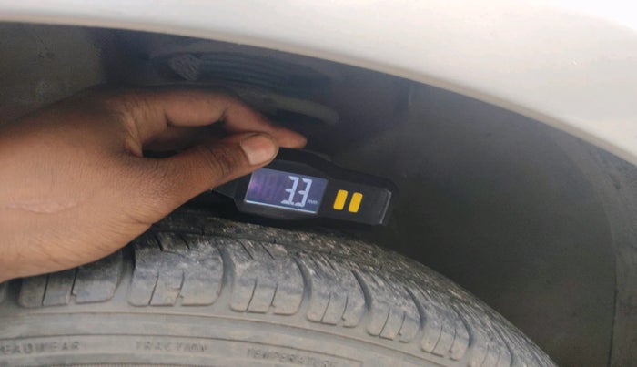 2011 Maruti Swift VXI, Petrol, Manual, 80,684 km, tyre