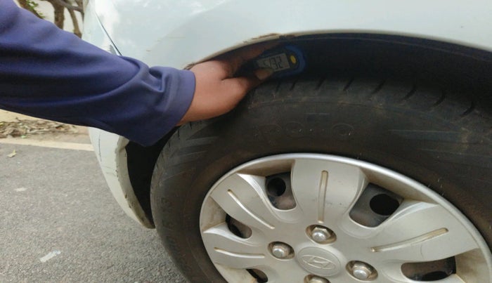 2010 Hyundai i10 SPORTZ 1.2, Petrol, Manual, 1,02,940 km, tyre