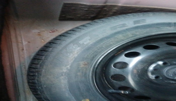 2011 Fiat Grand Punto ACTIVE 1.2, Petrol, Manual, 90,366 km, tyre