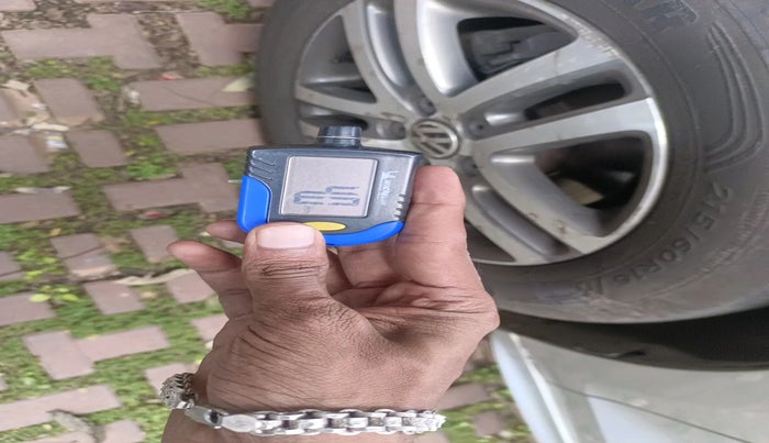 2011 Volkswagen Jetta HIGHLINE TDI, Diesel, Manual, 2,50,397 km, tyre