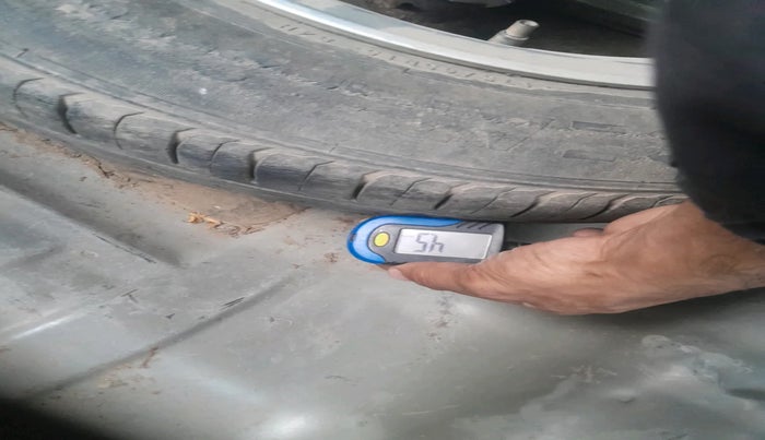 2011 Honda City 1.5L I-VTEC V MT, Petrol, Manual, 1,22,435 km, tyre