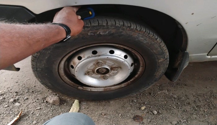 2010 Maruti Alto STD, Petrol, Manual, 69,276 km, tyre