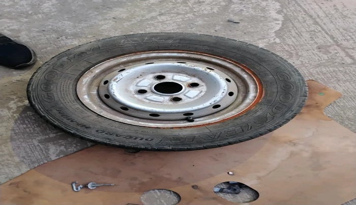 2010 Maruti Alto STD, Petrol, Manual, 69,276 km, tyre