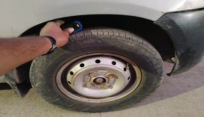 2010 Maruti Alto STD, Petrol, Manual, 69,276 km, tyre