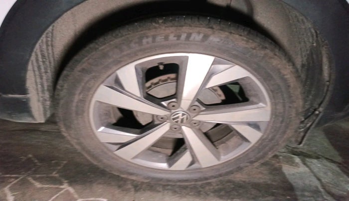 2022 Volkswagen TAIGUN TOPLINE 1.0 TSI AT, Petrol, Automatic, 87,602 km, tyre