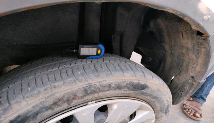 2013 Maruti Swift Dzire VXI, Petrol, Manual, 1,29,672 km, tyre