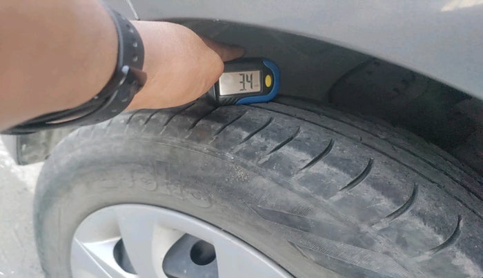 2015 Hyundai Elite i20 SPORTZ 1.2, Petrol, Manual, 2,31,957 km, tyre