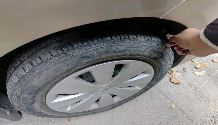 2017 Maruti Ertiga VXI CNG, Petrol, Manual, 72,293 km, tyre