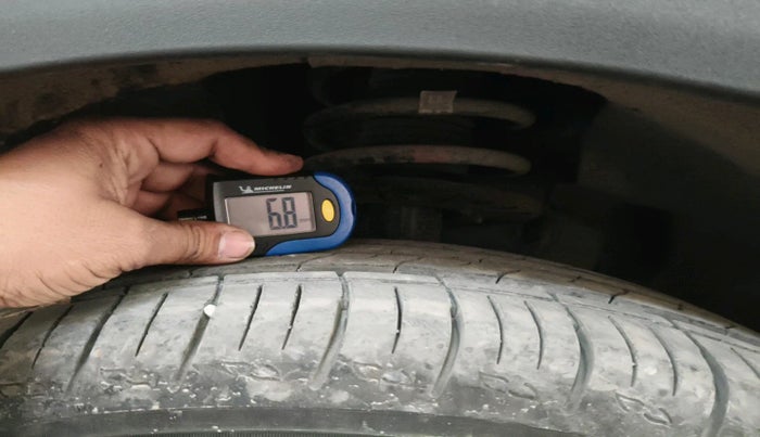 2024 Mahindra XUV700 AX 5 P MT 5 STR, Petrol, Manual, 9,548 km, tyre