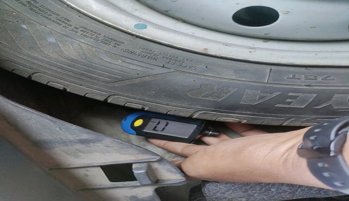 2011 Maruti Wagon R 1.0 LXI, Petrol, Manual, 1,63,659 km, tyre