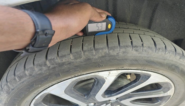 2023 Maruti Baleno ALPHA 1.2 AGS, Petrol, Automatic, 1,00,212 km, tyre