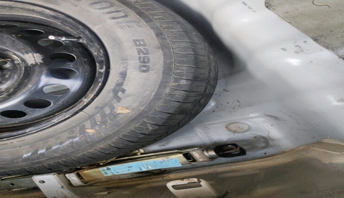 2016 Hyundai Grand i10 ASTA 1.2 KAPPA VTVT, Petrol, Manual, 85,514 km, tyre