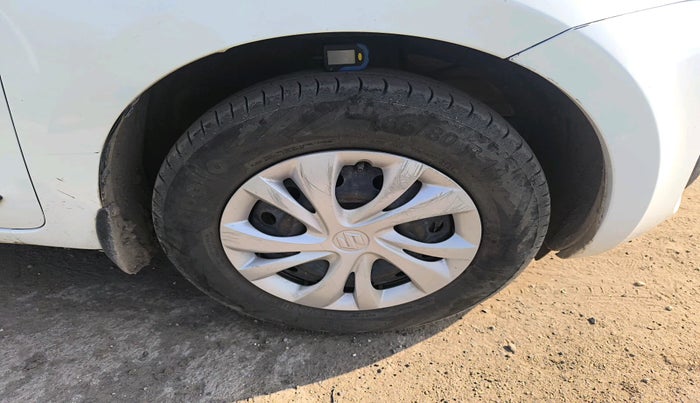 2020 Maruti Swift VXI, Petrol, Manual, 66,012 km, tyre