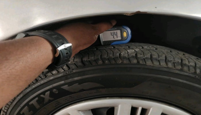 2013 Hyundai i10 SPORTZ 1.2, Petrol, Manual, 1,14,639 km, tyre