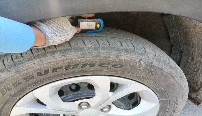 2023 KIA SONET HTE 1.2, Petrol, Manual, 54,661 km, tyre