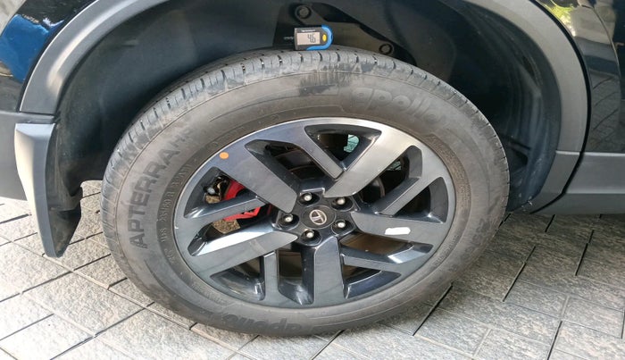 2023 Tata Harrier XZ PLUS RED DARK EDITION, Diesel, Manual, 17,755 km, tyre