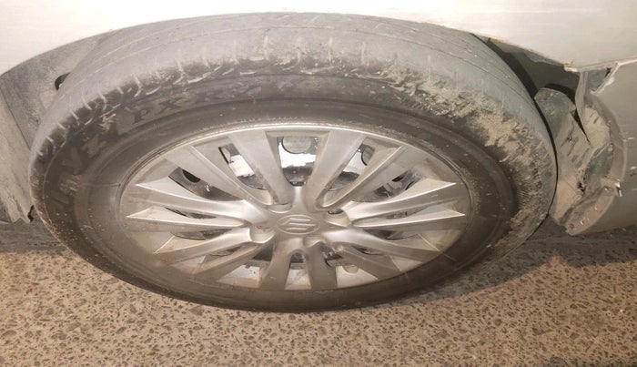 2016 Maruti Ciaz VXI, Petrol, Manual, 68,592 km, tyre