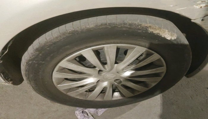 2016 Maruti Ciaz VXI, Petrol, Manual, 68,592 km, tyre