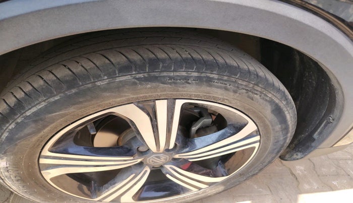 2024 MG ASTOR Sharp Pro 1.5 CVT (Ivory), Petrol, Automatic, 11,758 km, tyre