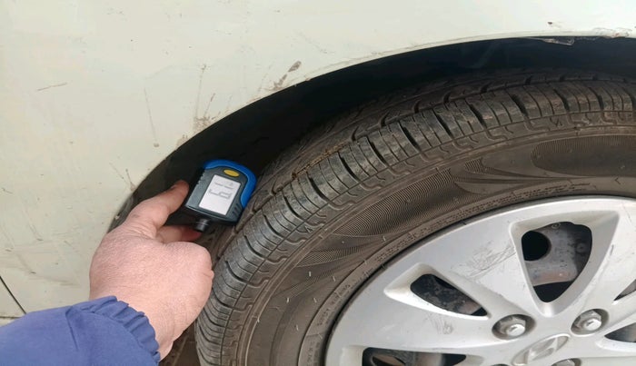 2012 Hyundai i10 SPORTZ 1.2, Petrol, Manual, 1,04,163 km, tyre