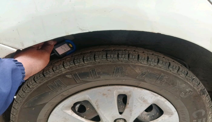 2012 Hyundai i10 SPORTZ 1.2, Petrol, Manual, 1,04,163 km, tyre