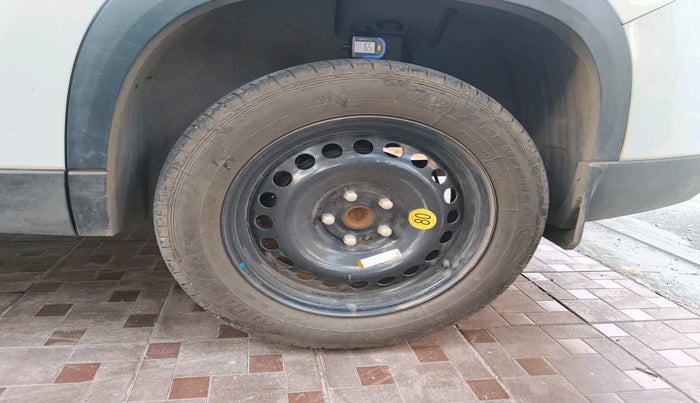 2022 MG HECTOR PLUS SELECT 2.0 DIESEL TURBO MT 7-STR, Diesel, Manual, 34,921 km, tyre