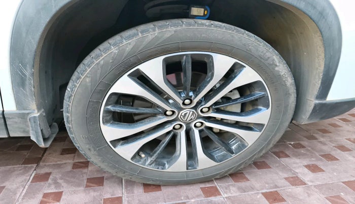 2022 MG HECTOR PLUS SELECT 2.0 DIESEL TURBO MT 7-STR, Diesel, Manual, 34,921 km, tyre