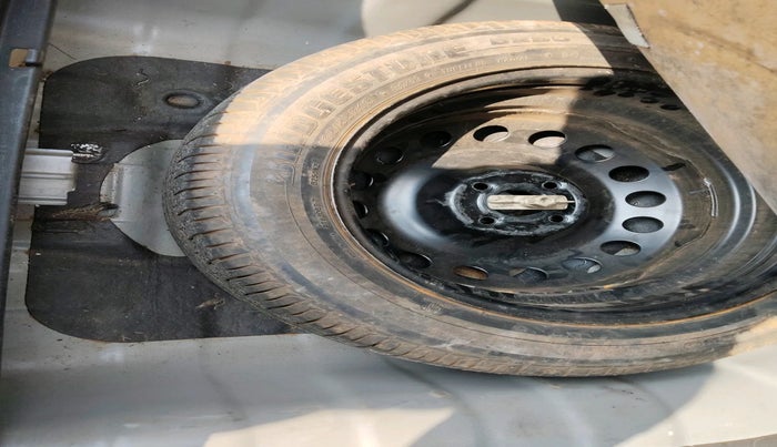 2013 Hyundai Verna FLUIDIC 1.6 VTVT SX, Petrol, Manual, 59,943 km, tyre