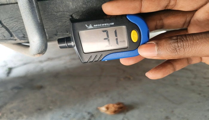 2013 Maruti Ertiga VDI, Diesel, Manual, 1,20,765 km, tyre